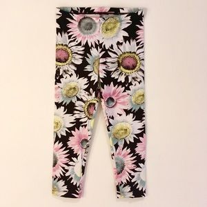 Girl's pastel floral Capri leggings